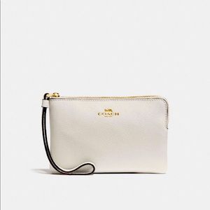 NWT: COACH WRISTLET WHITE LEATHER